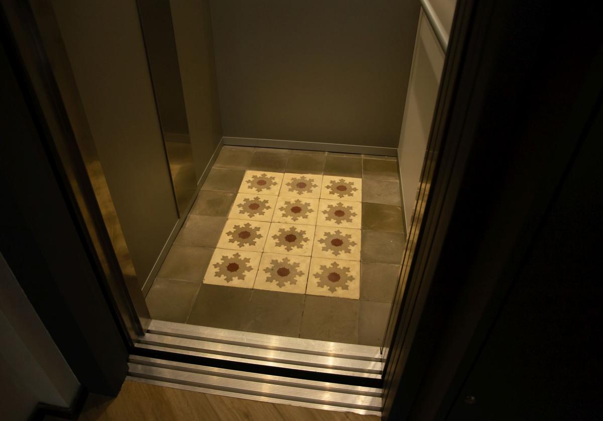 Imagen principal - Un edificio lleno de elementos singulares. 